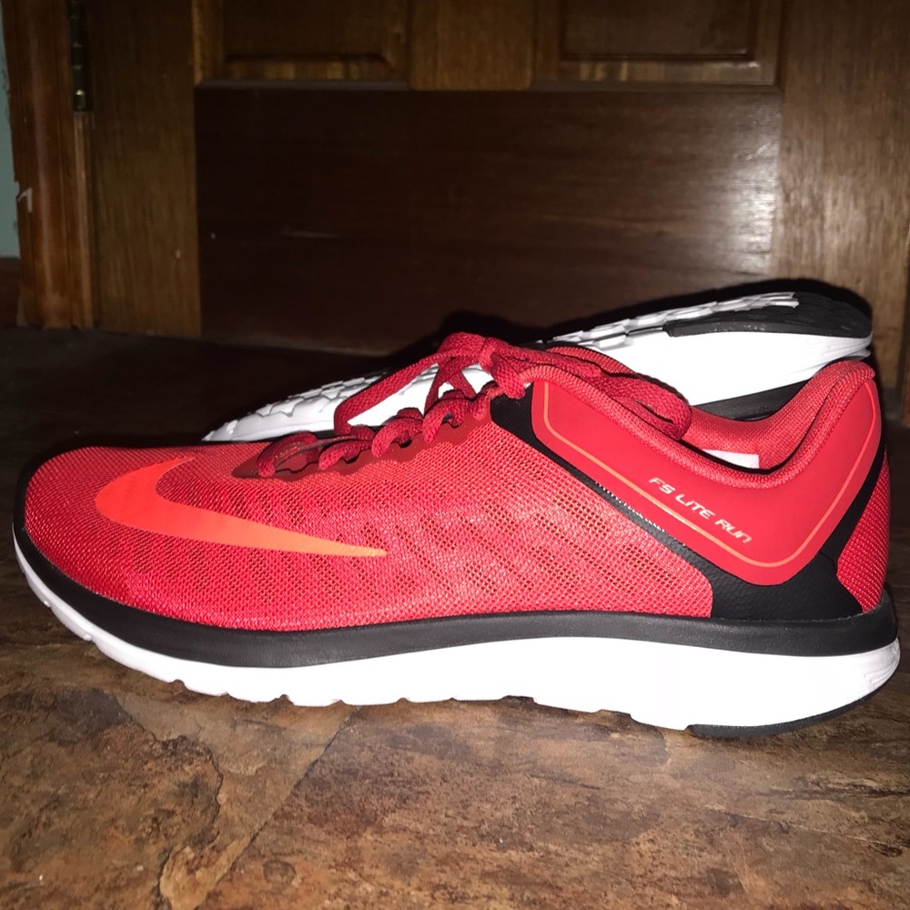 Nike FS Lite Run 4 Red- 9.5 Brand New no Box